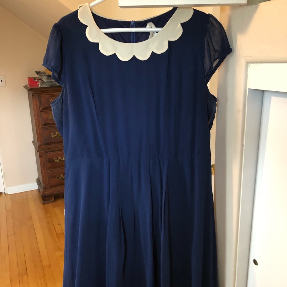 Navy Lined Cute-Collared Dress